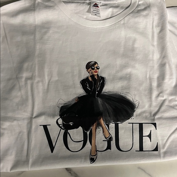 No Brand Tops - VOGUE Graphic White Short Sleeve Tee with Black Illustration